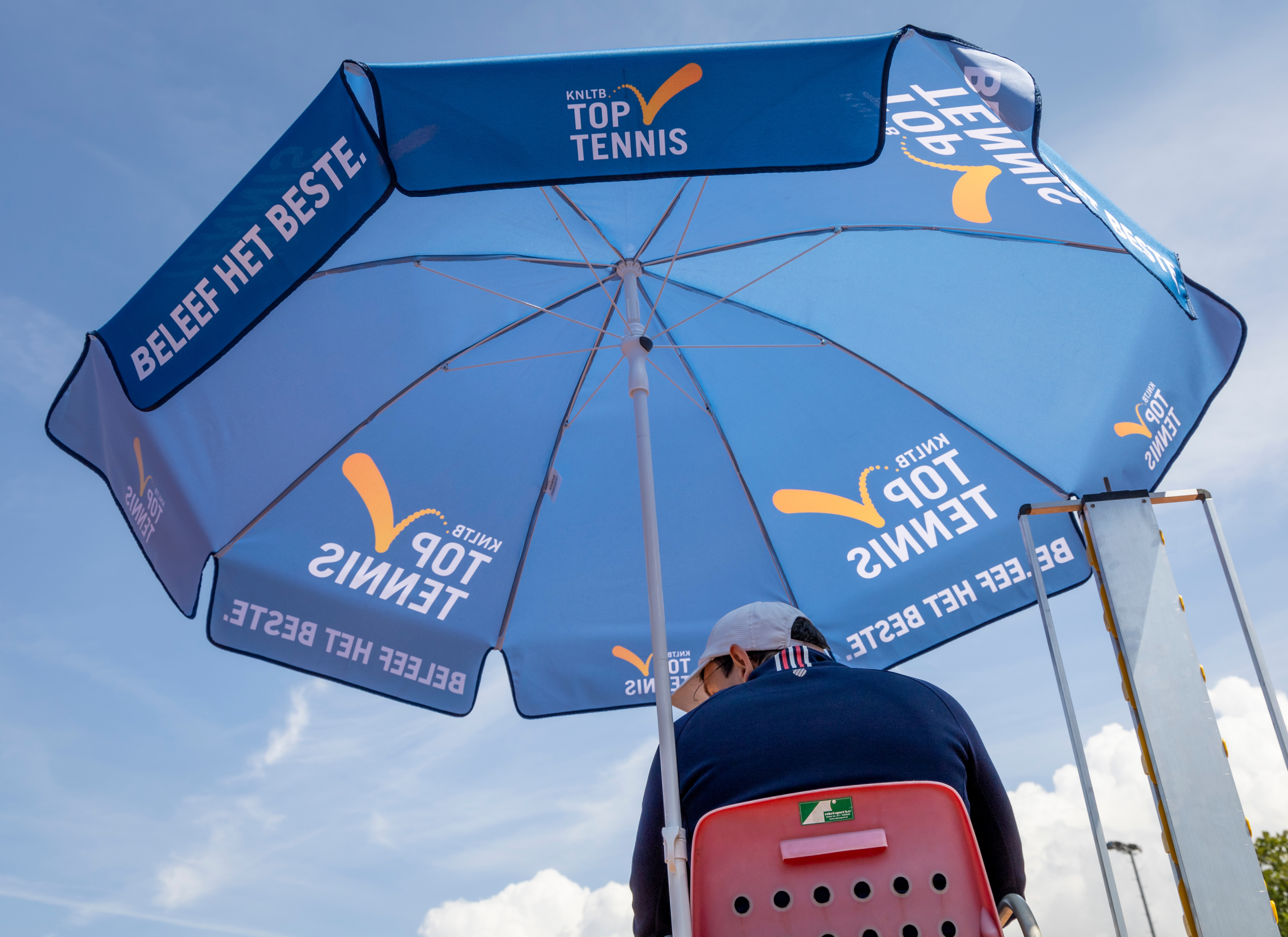 Parasols  zonnig toptennis arbitrage